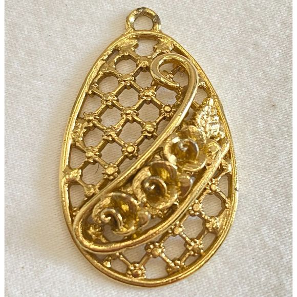 Egg Shaped Pendant Gold Tone Open Work Mesh Patern Roses Overlay - Picture 2 of 8